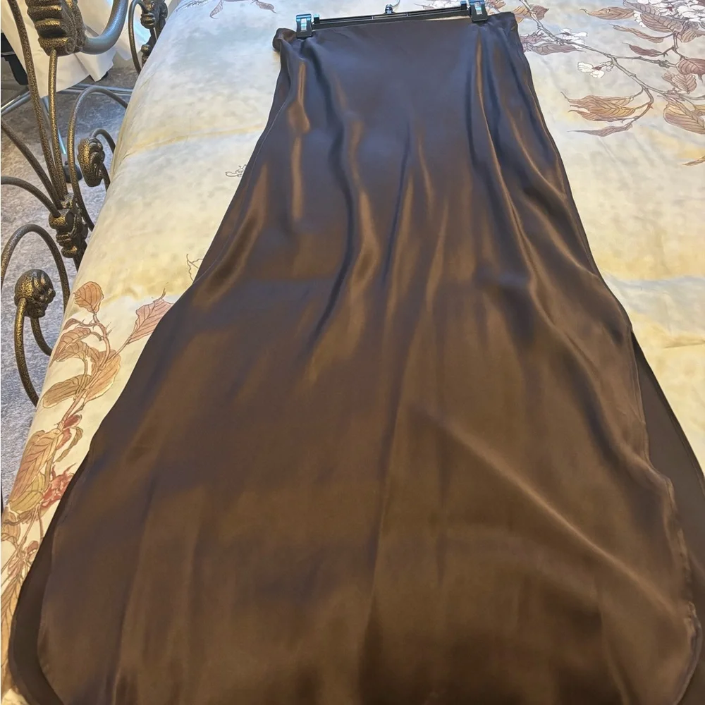 Banana Republic 100% Silk chocolate brown maxi skirt. Medium. - Picture 8 of 9
